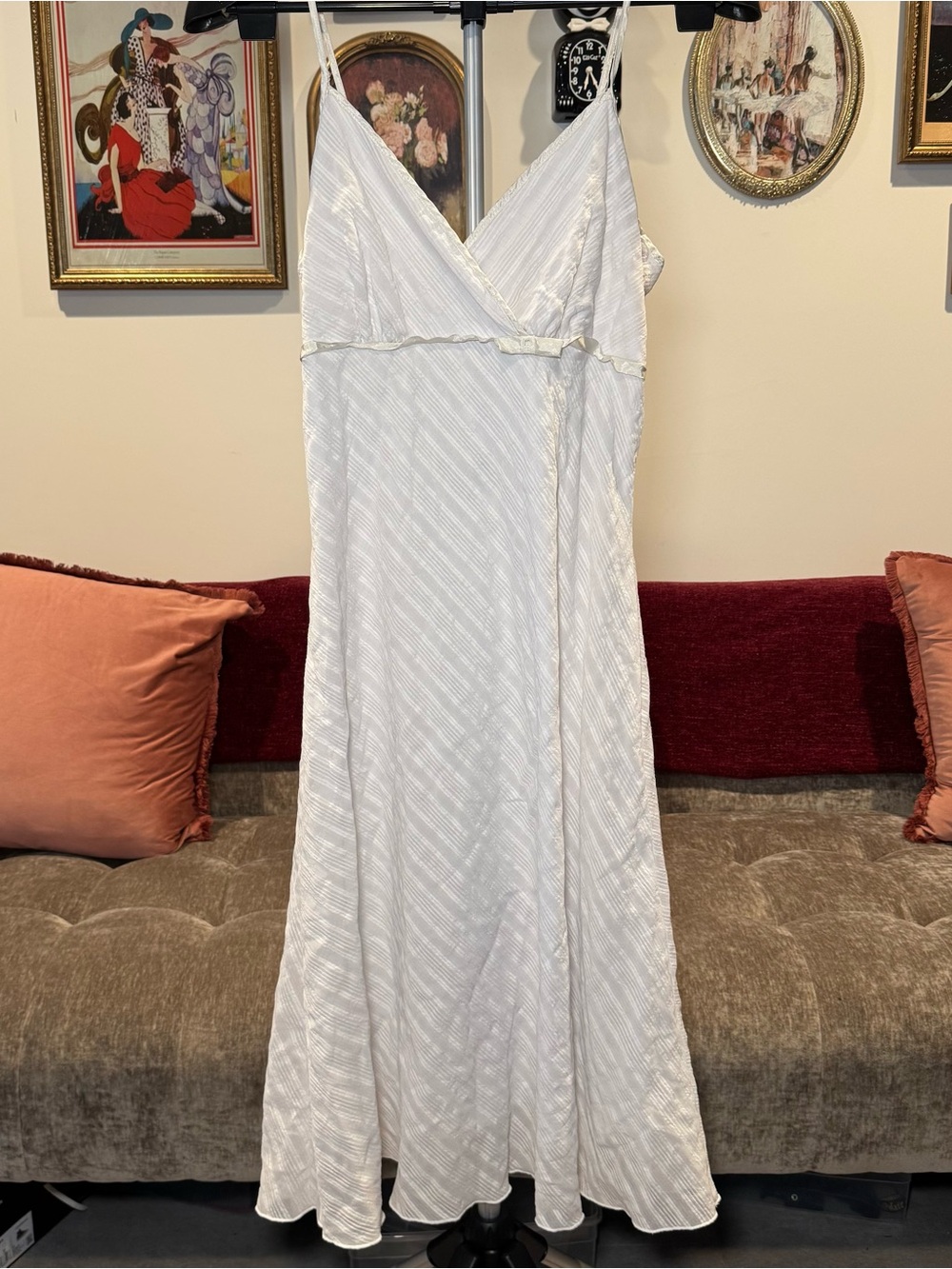 White Sleeveless V-Neck Maxi Dress with Subtle Texture and Bow Detail